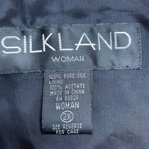 SilkLand Women’s 100% Silk Blouse 2X Button Front Animals Print Side Slits - Picture 3 of 11